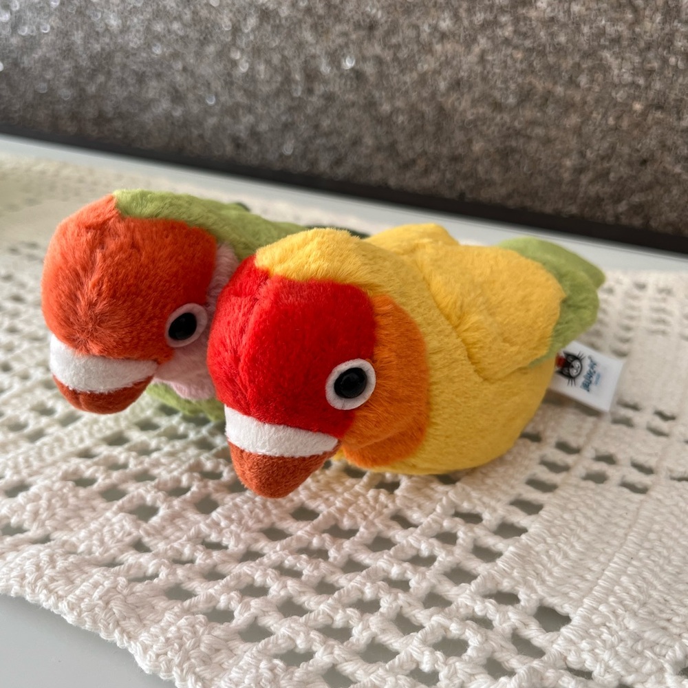 Jellycat Colorful lovebirds Stuffed Animal new with tags display only